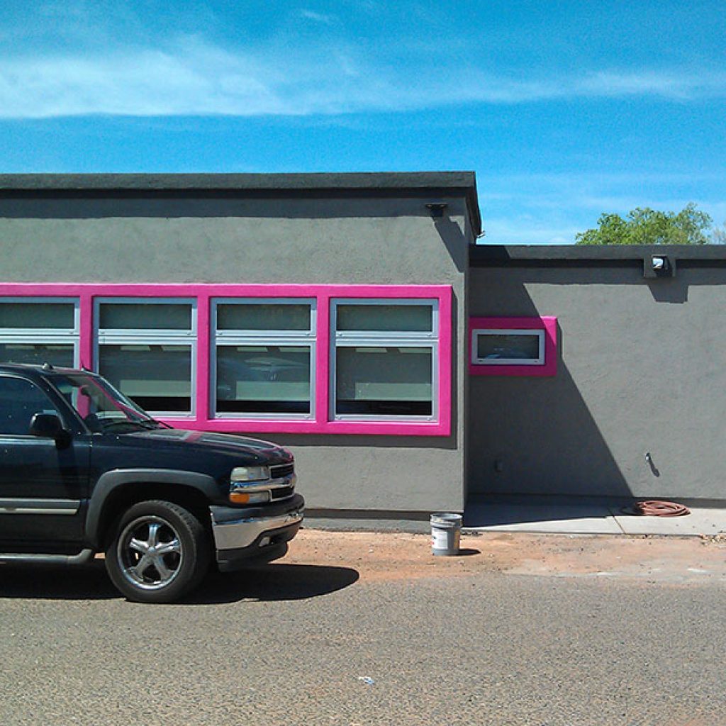 pink-jeep-building-exterior-repaint-sedona